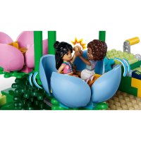 ����������� LEGO Friends �������� �� ������ � ������� �� ������� ��������� 42702