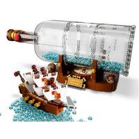 Корабель у пляшці
